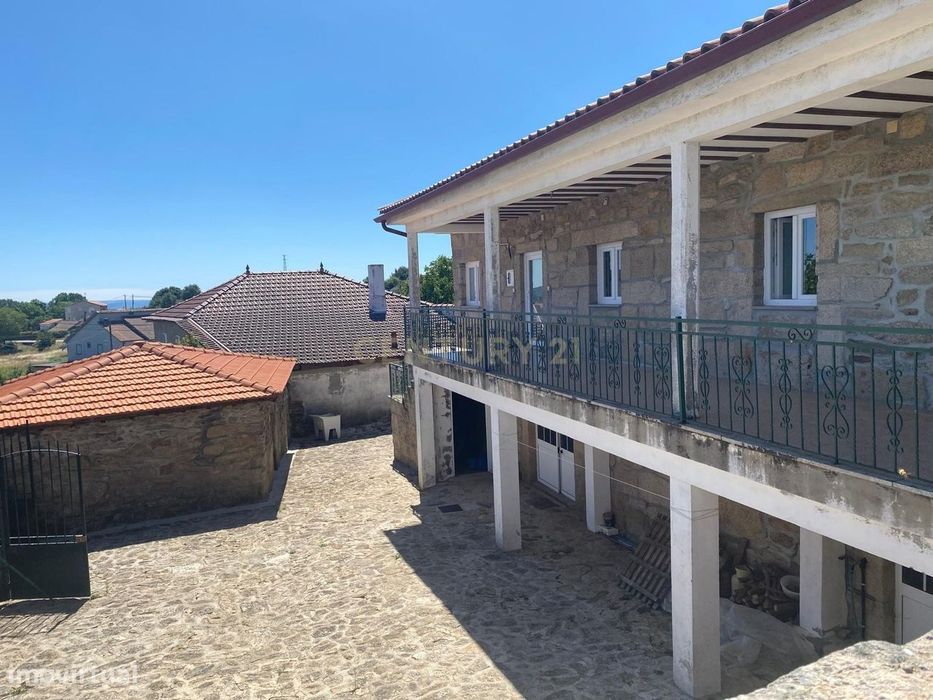 Moradia Rústica T3 com Terreno de 6300m² – Travancas, Chaves