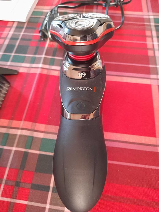 Golarka Męska Elektryczna Trymer Remington Ultimate R9 XR1570