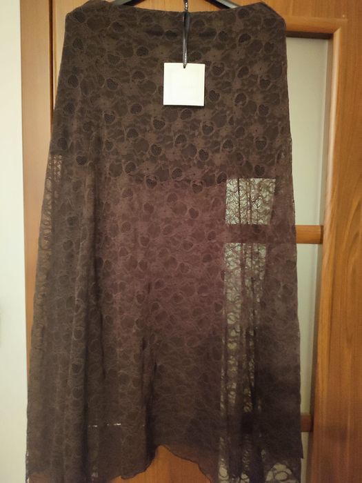 Spódnica koronkowa z krótką  podszewki
Spódnica czekoladowa z koronki