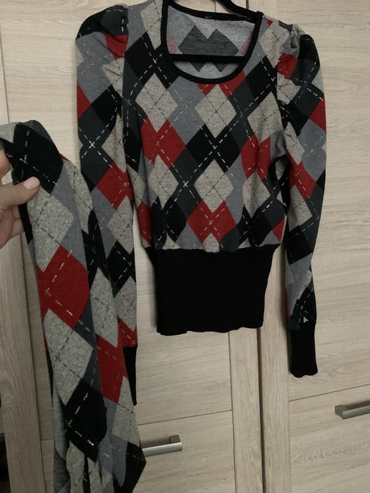 Продам худи , свитера все за 600 гр