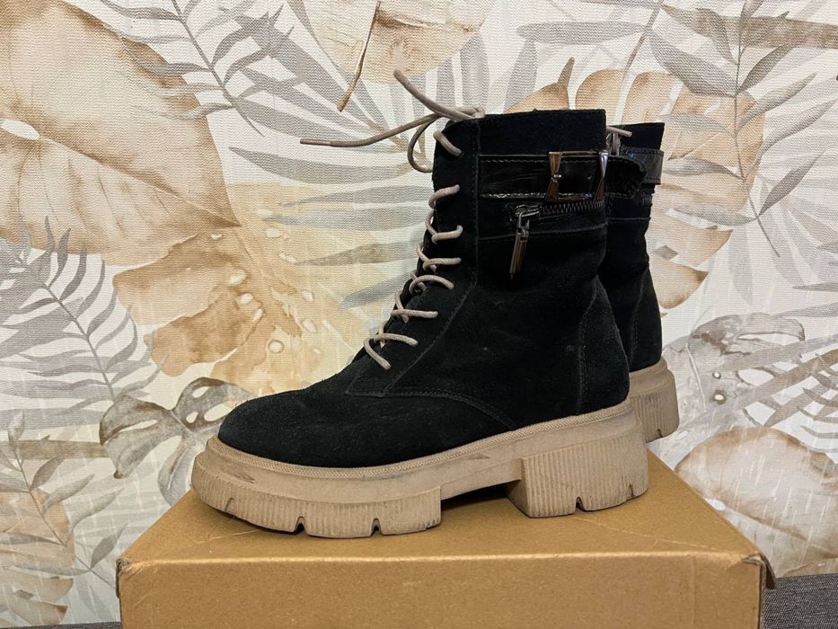 Зимове взуття для дівчинки