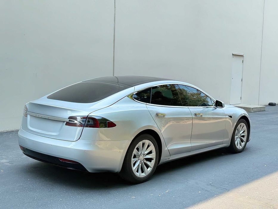 Tesla Model S 100D      2017