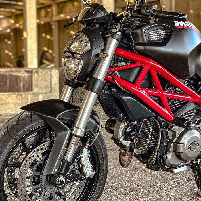 Ducati 796 Monobraço