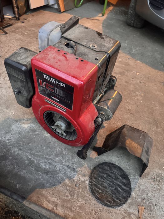 Silnik Briggs & Stratton 12.5 HP