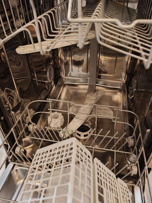 Посудомийна машини Ariston