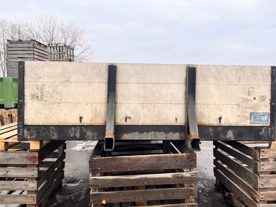 Sprzedam skrzynie burtę