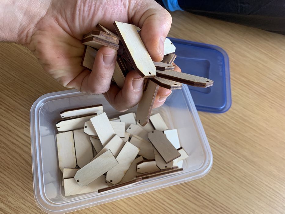 Retalhos de betula para marcacao