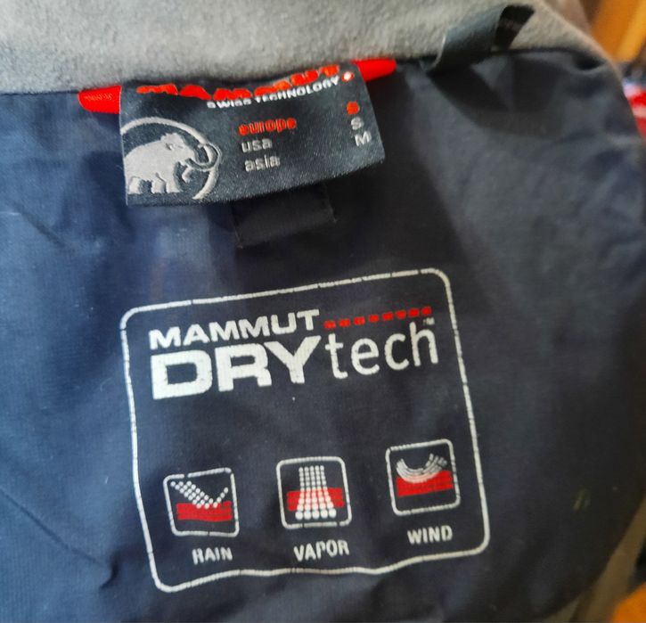 Куртка вітровка mammut