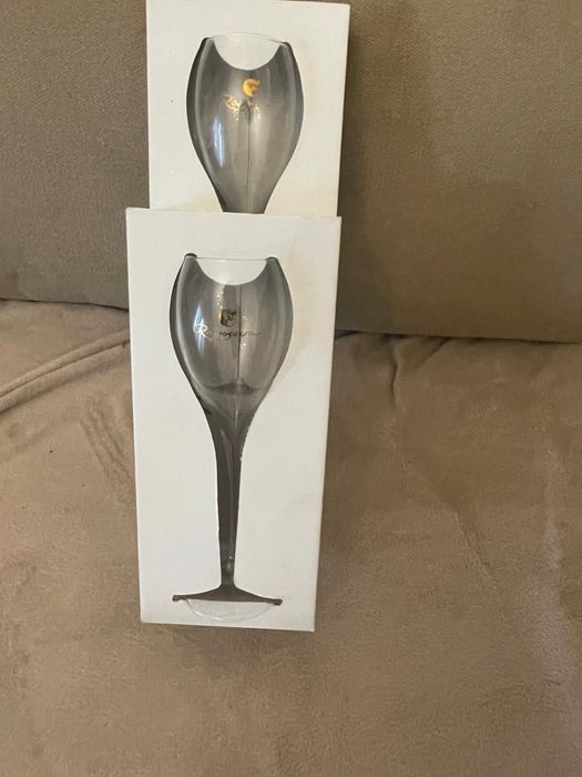 2 copos de champagne Raposeira