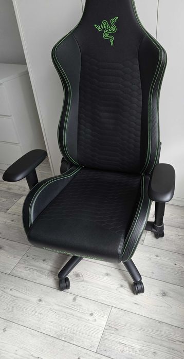 fotel gamingowy czarny
