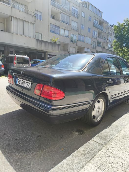 Mercedes-Benz Classe E (W210) E230 Petrol 150cv – Interior em Pele / Para Desimpedir