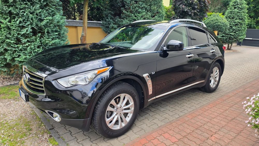 Infiniti QX70
