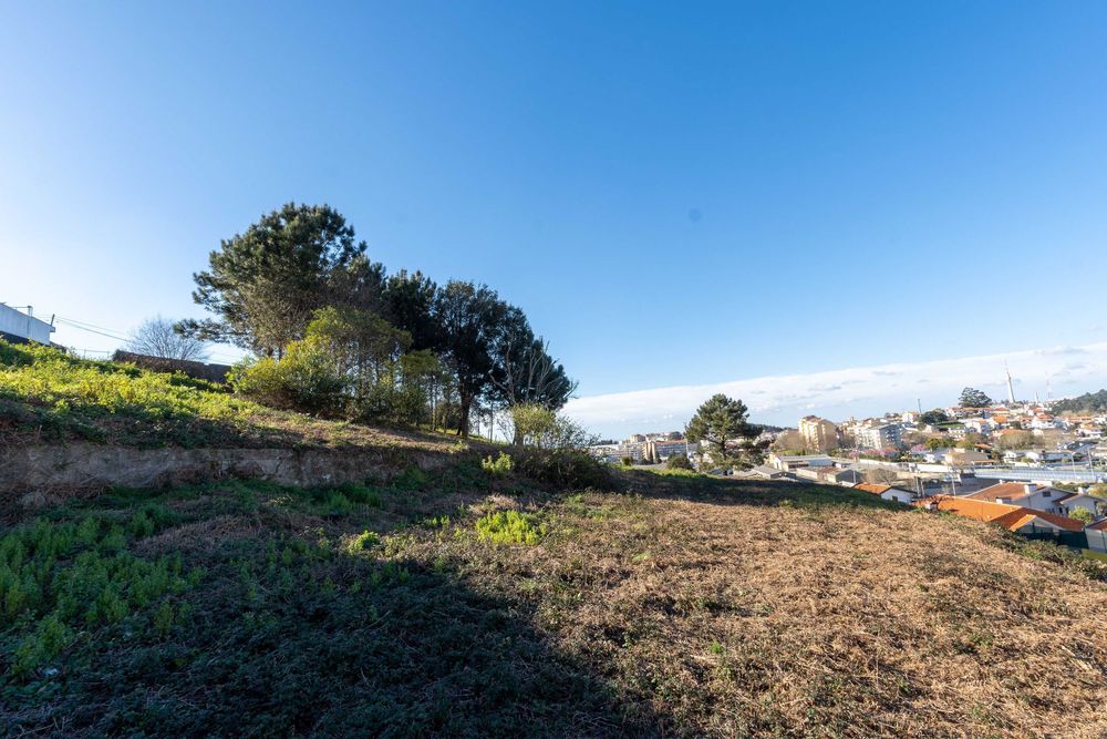 Terreno Urbano com PIP Aprovado | 6.047 m² | 5 Moradias Unifamiliares | Canelas – Vila Nova de Gaia