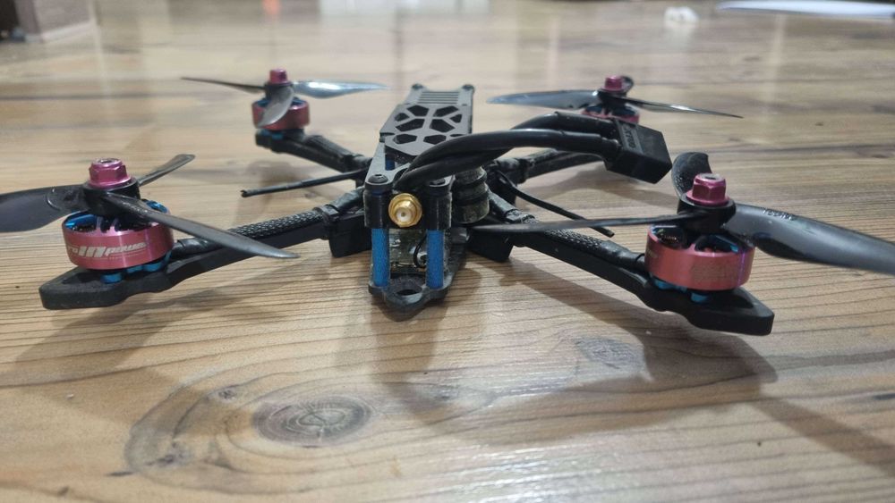 Dron fpv + aparatura FrSky