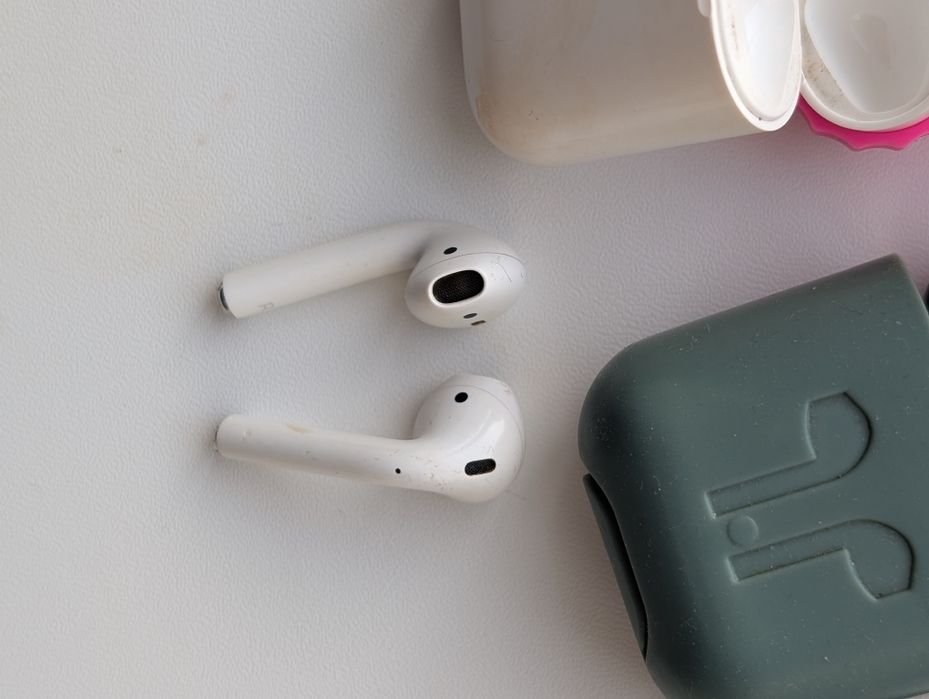 Apple AirPods 2 (оригінал) + 2 чохла