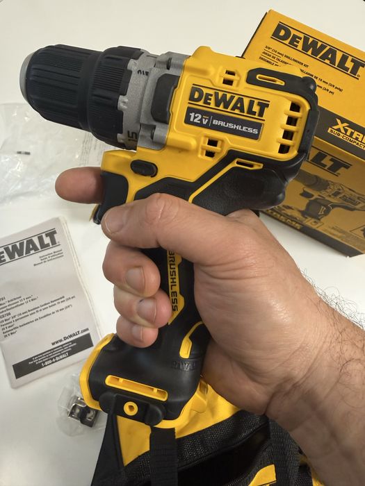 Субкомпакиний дриль-шуруповерт DeWalt DCD701