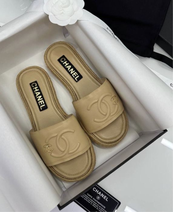 Klapki Chanel