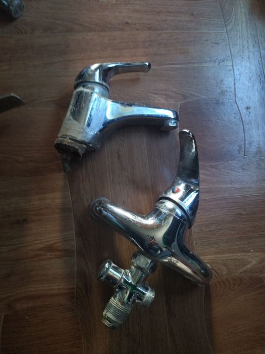 Продам умывальник, смесители бу