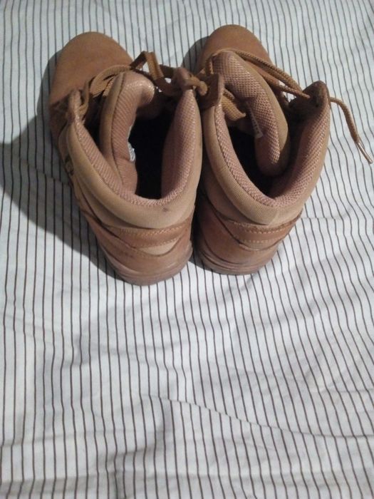 Ботинки светло-коричневые 39 р.