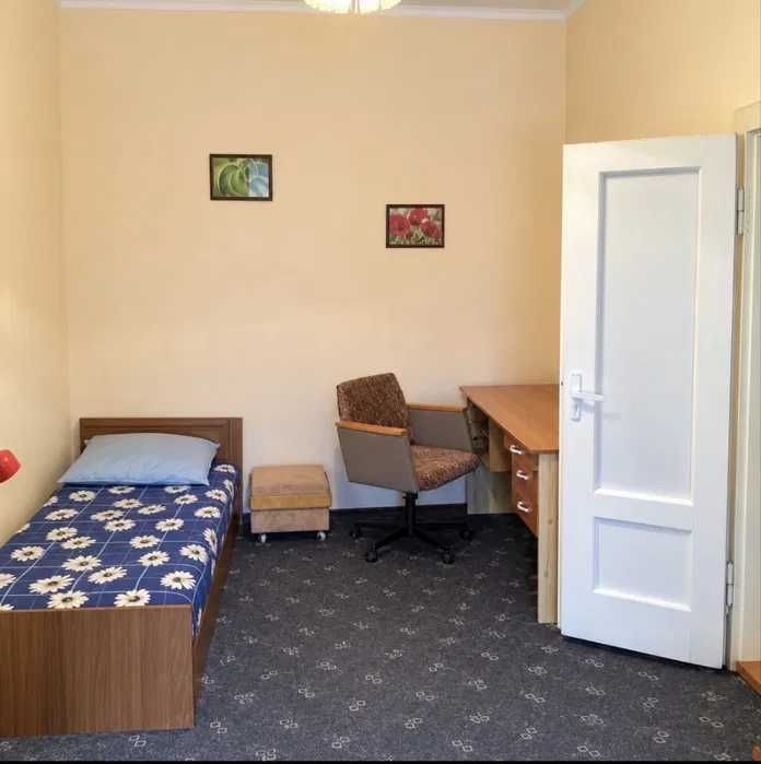 Продам 2-кімнатну квартиру в самому центрі міста