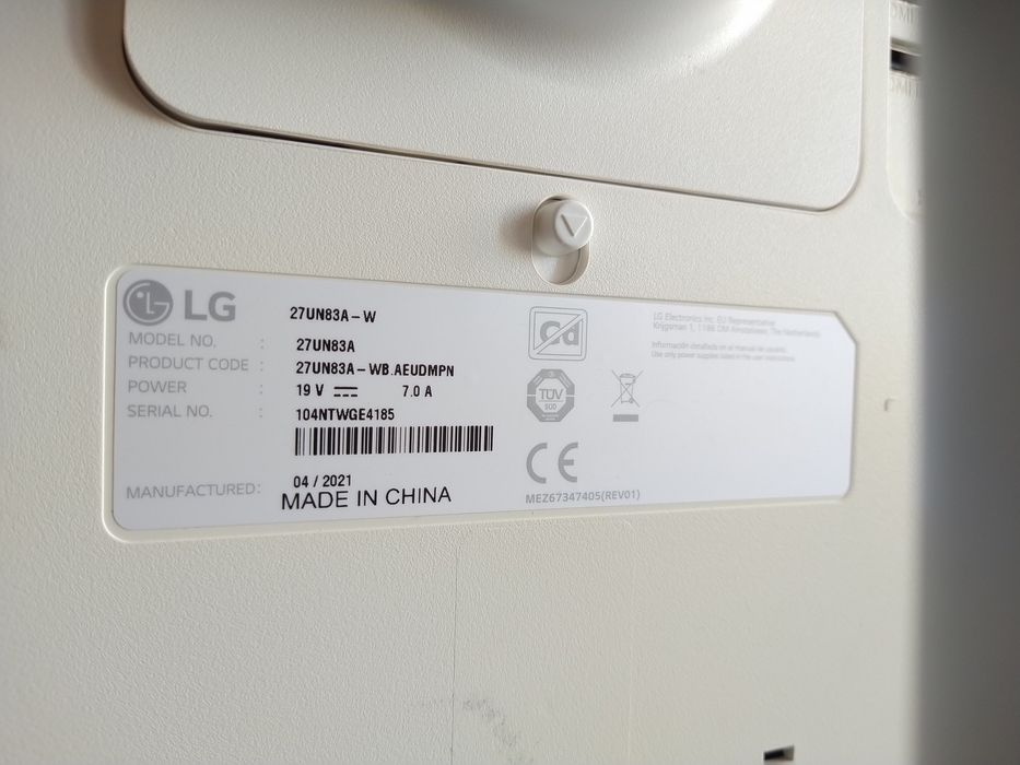 Monitor LG 27UN83A-W, UHD 4K de 27 polegadas. TV casa quarto apartamen