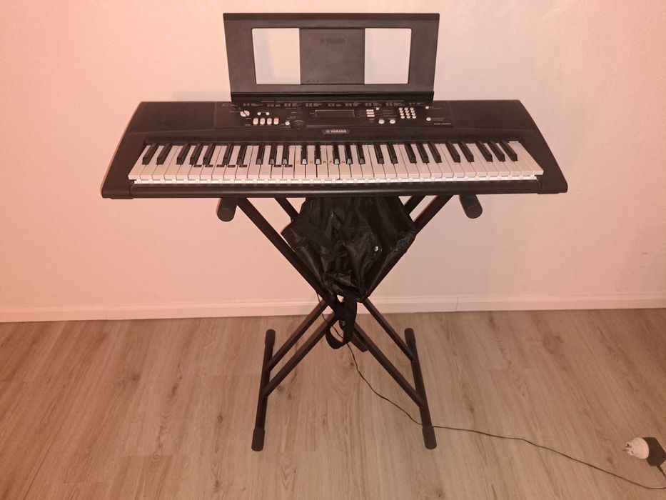 Teclado Yamaha Ez220
