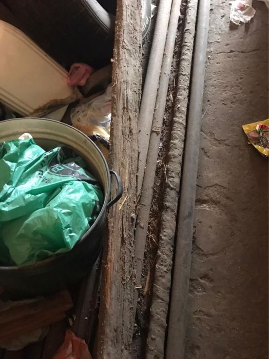 Металеві труби (діаметр 4 см; 6 см), металева підставка, рамка