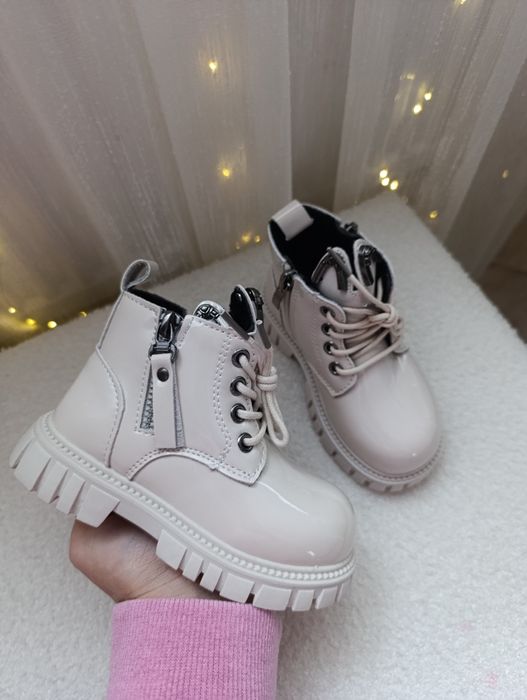 Ботінки для дівчинки черевики розмір 24 26 27