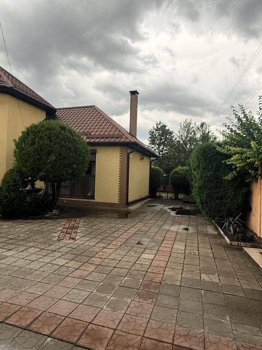 Прдам будинок Підгороднє