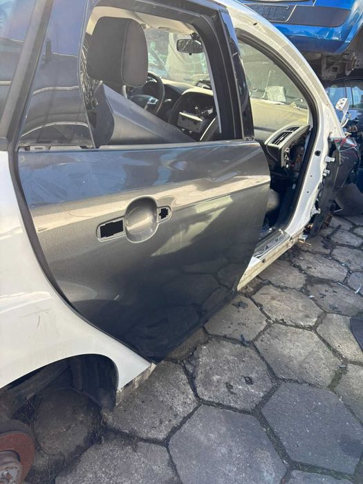 Drzwi tył tylne prawe Ford Focus mk3 Kombi BF