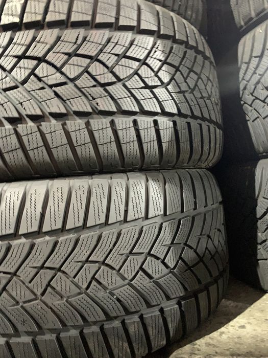 Шини б/у зима 215/65-17 Goodyaer ultra grip perfomance