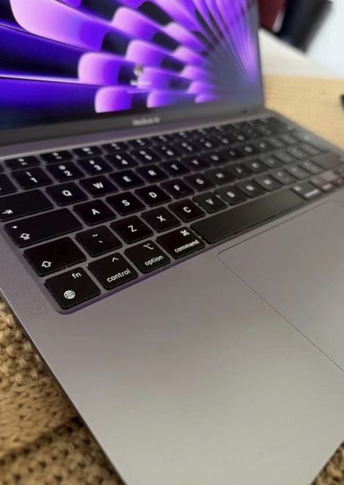 Macbook Air M1 8GB RAM 512 GB dysk