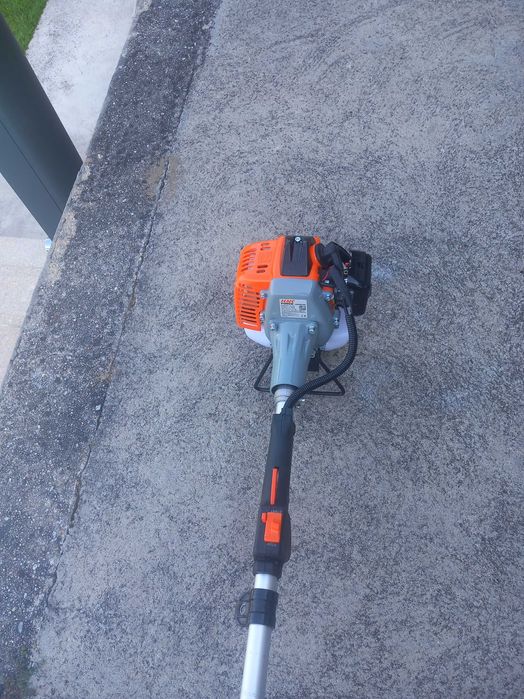 Aparador Rocadora de relva a gasolina