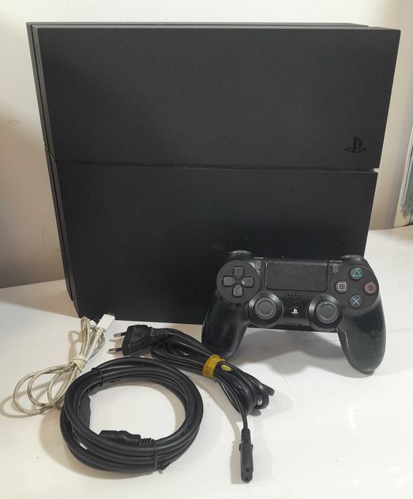 Konsola PS$ 500GB + pad + okablowanie
