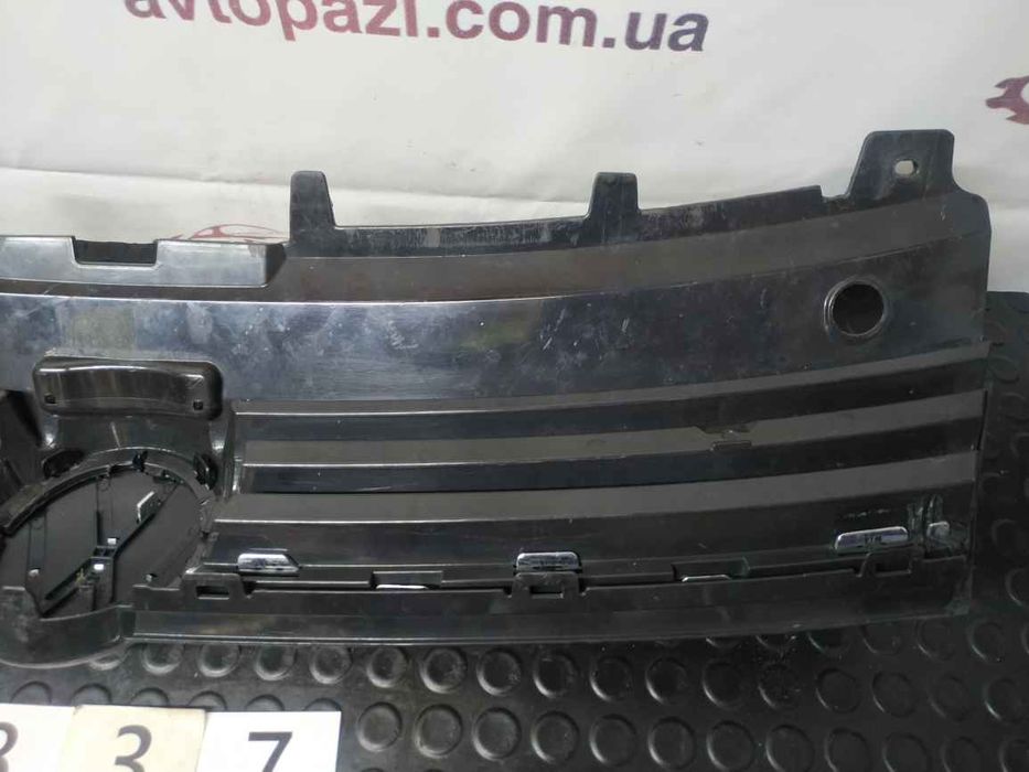 VAG Polo 10- решітка радіатора  RC0837 6C0853653A