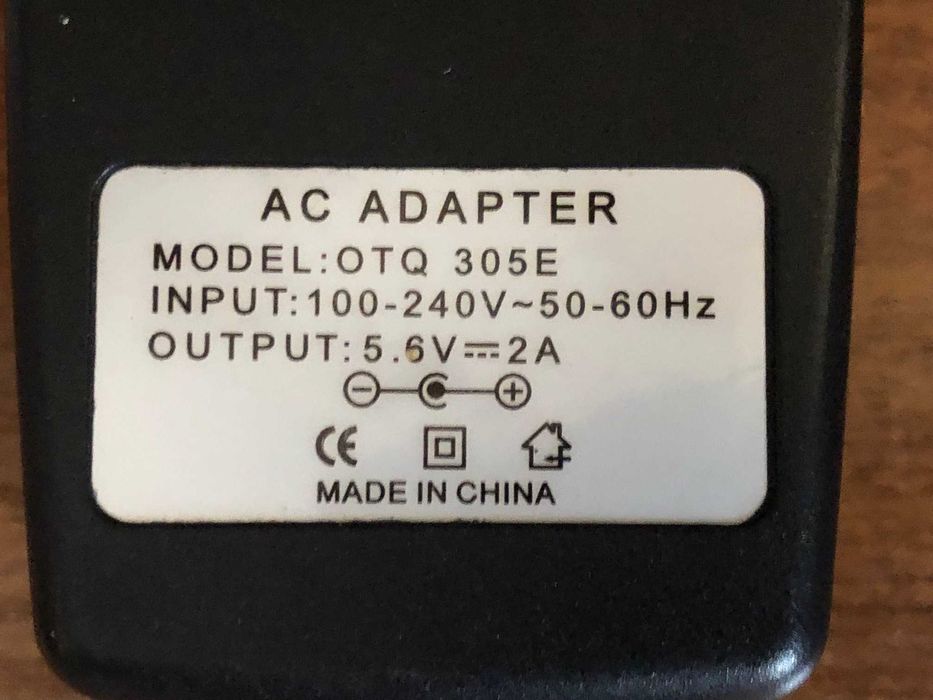 Блок питания адаптер модель OTQ 305E 5,6V 2A