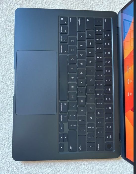MacBook Laptop Computer443976638456801281