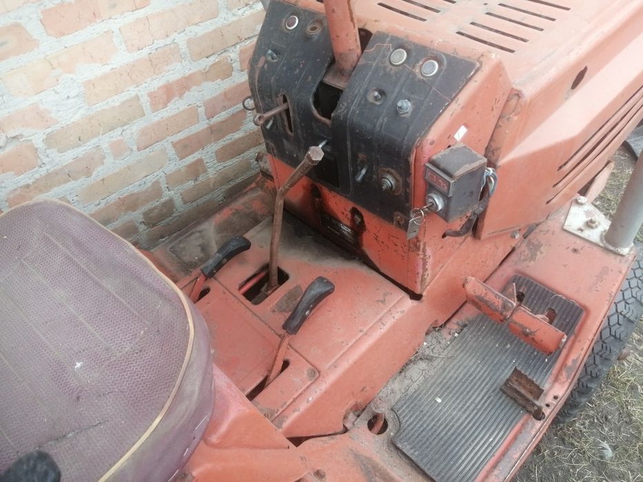 Продам трактор т-012 дизель