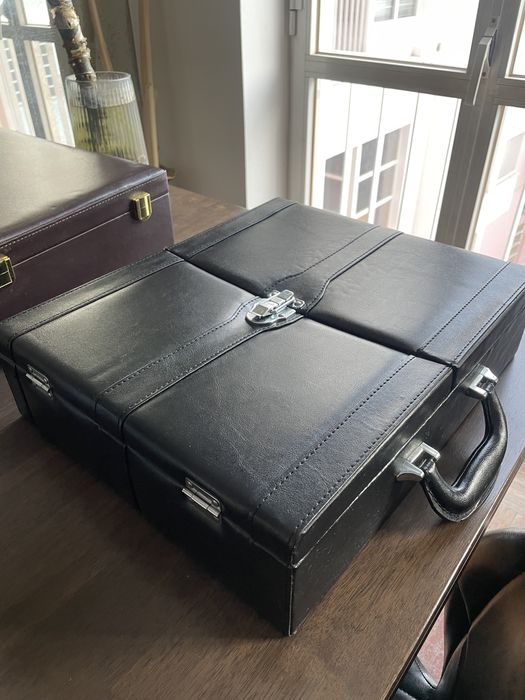 Caixa de pele preta vintage para garrafas