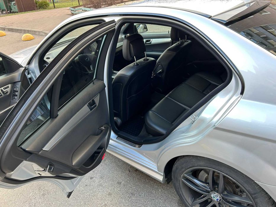 Mercedes-Benz C-Class 2012