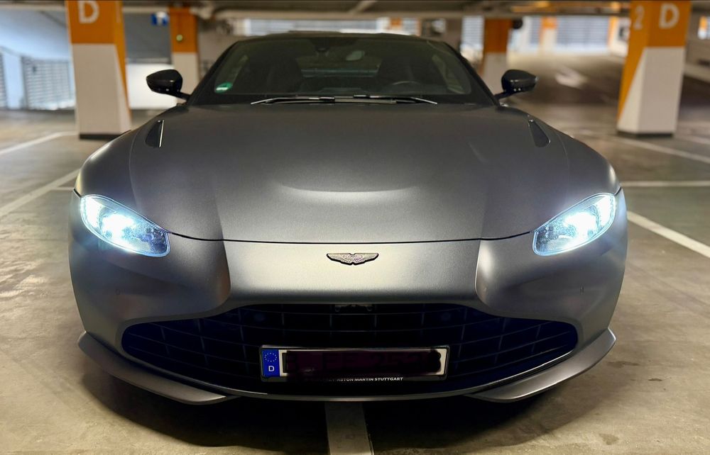 Aston Martin V8 Vantage