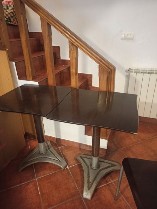 Mesas de café e cadeiras