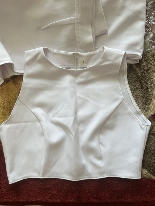 Костюм (топ, пітжак, спідниця) білий