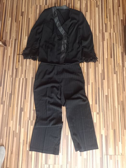 Piękna garnitur dla modnej Pani.