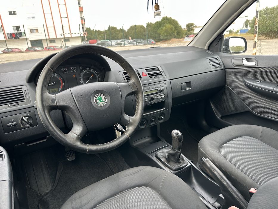 Skoda Fabia 1.2. HTP 75 Mil quilómetros