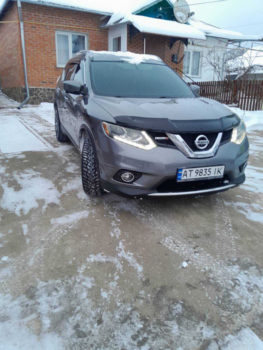 Nissan rogue 2016 року