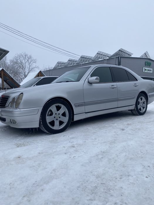 Mersedes-Benz E-320 W210