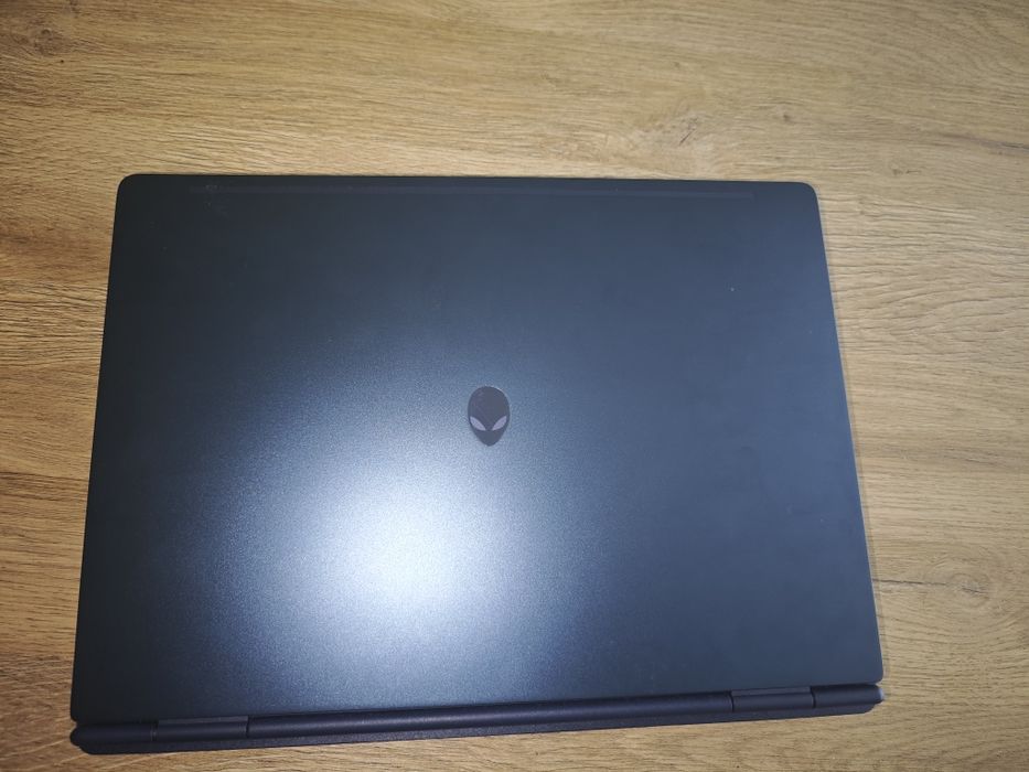 Laptop Alienware 16 Aurora RTX 5060 32GB RAM 1TB SSD GWARANCJA 2027