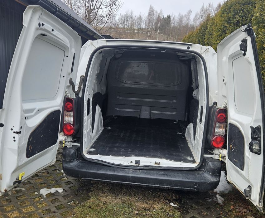 Peugeot Partner Long 3-osoby 1,6 HDi