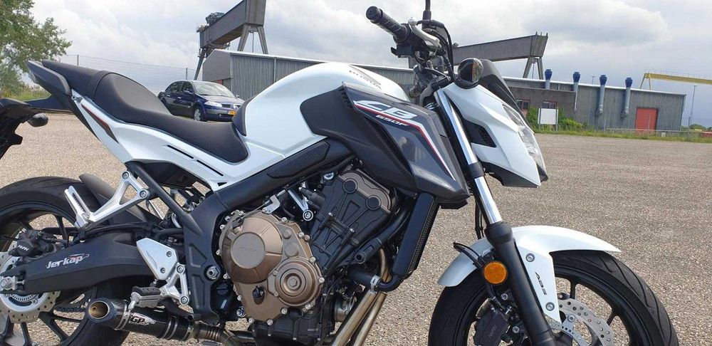 Honda CB650 F como nova